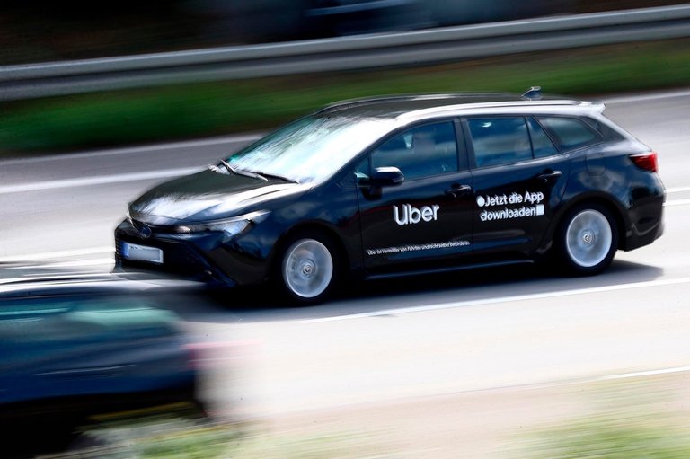05_uber_auto_verwischt.jpg