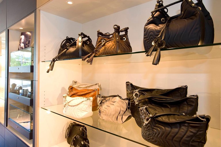 06_07_taschen_luxus.jpg