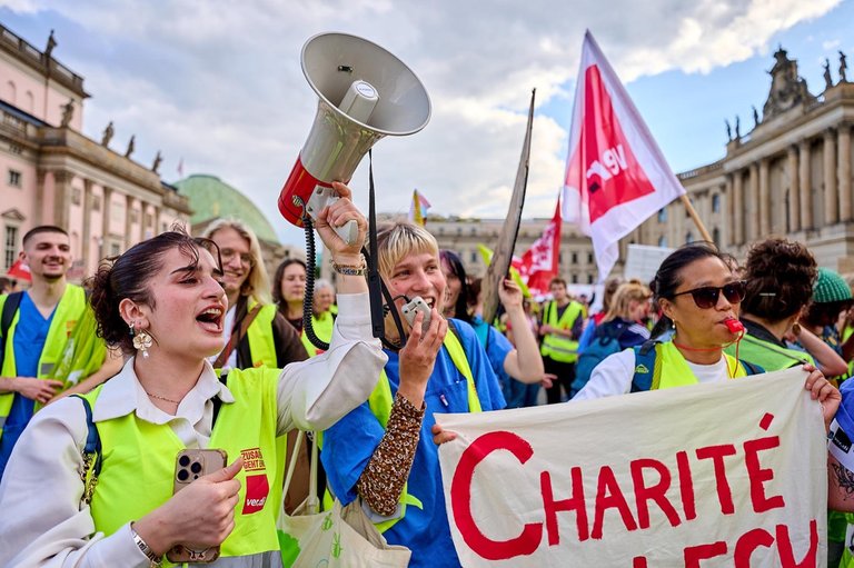 09_charite_streik.jpg