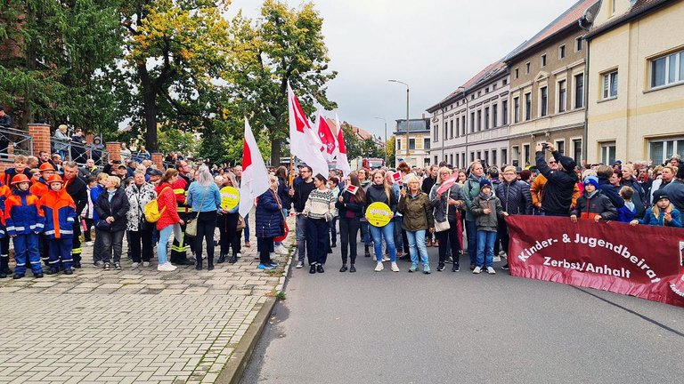 09_demonstrierende_zerbst