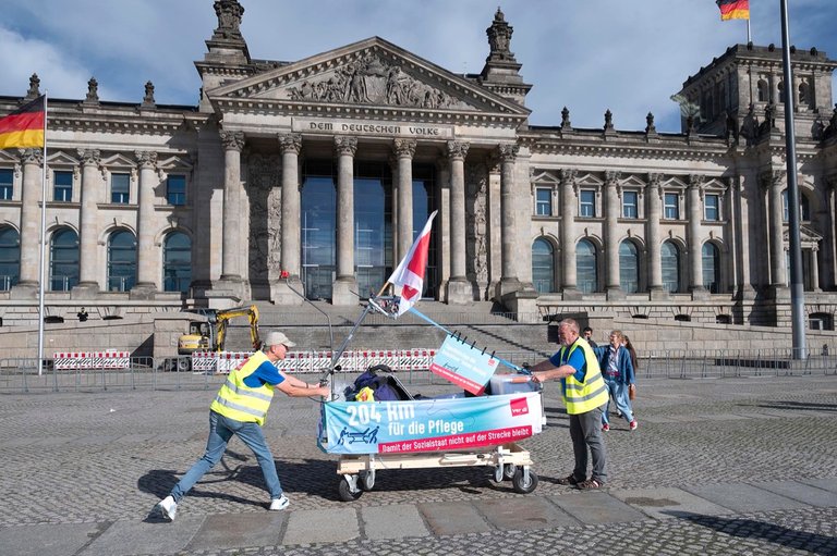 11_pflegebett_protest_verdi.jpg