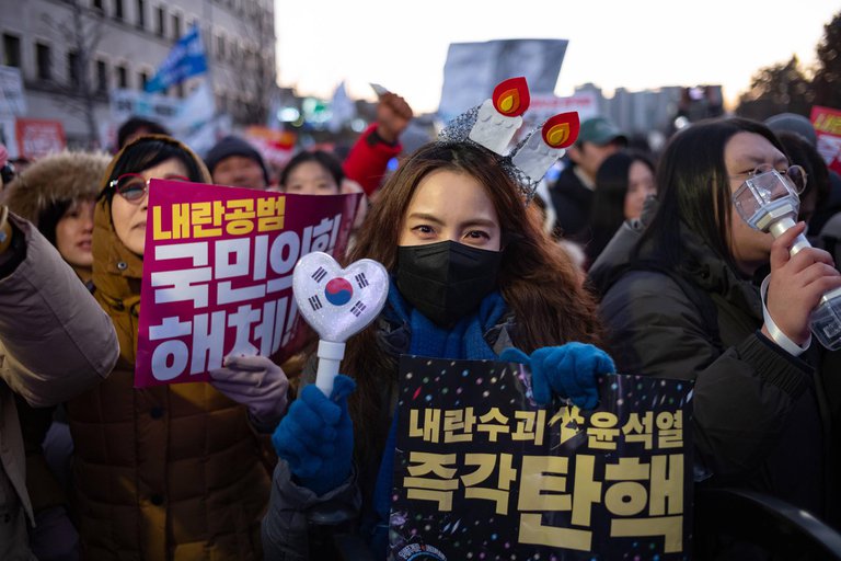 15_korea_frauen_protest_praesident.jpg