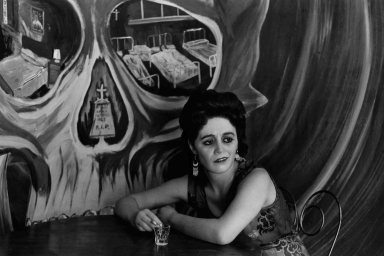 16_lr_05_Ciudad de Mexico_Mexico_City_1969_c_Graciela_Iturbide.jpg