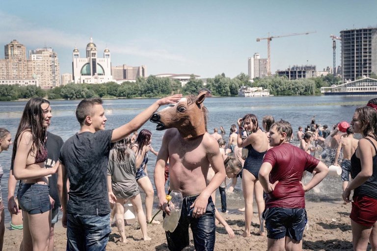 16_ukraine_Kyiv_Hydropark_stand_jugend_01_s .jpg