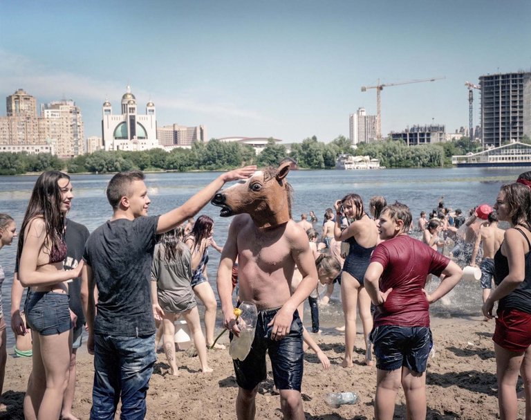 16_ukraine_Kyiv_Hydropark_stand_jugend_01_s .jpg