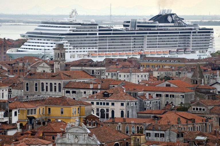 17_kreuzfahrt_schiff_venedig.jpg