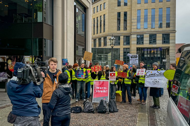 Leipzig: Kinobeschäftigte im Streik