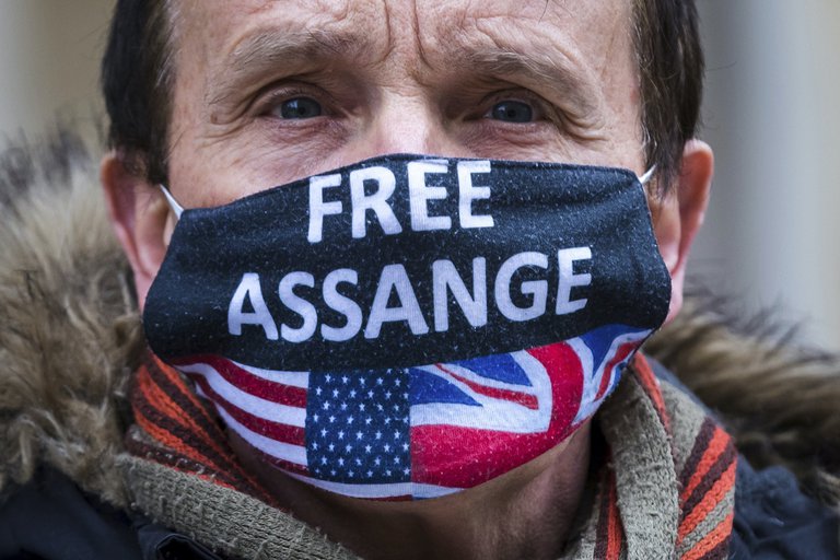 Free_Assange.jpg