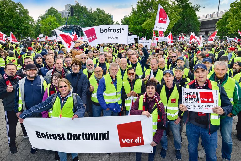 streikveranst-duesseldorf-gruppe-bofrost_s.jpg